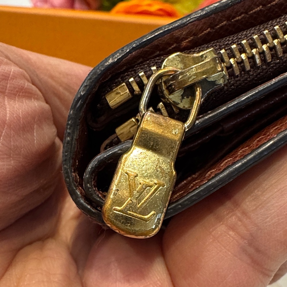 Authentic Louis Vuitton Compact Monogram Wallet - Picture 6 of 12